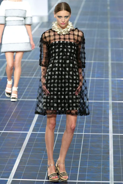 Look 37